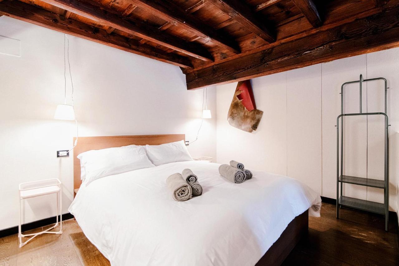 Apartament Palazzo Del Pero - The House Of Travelers Como Zewnętrze zdjęcie