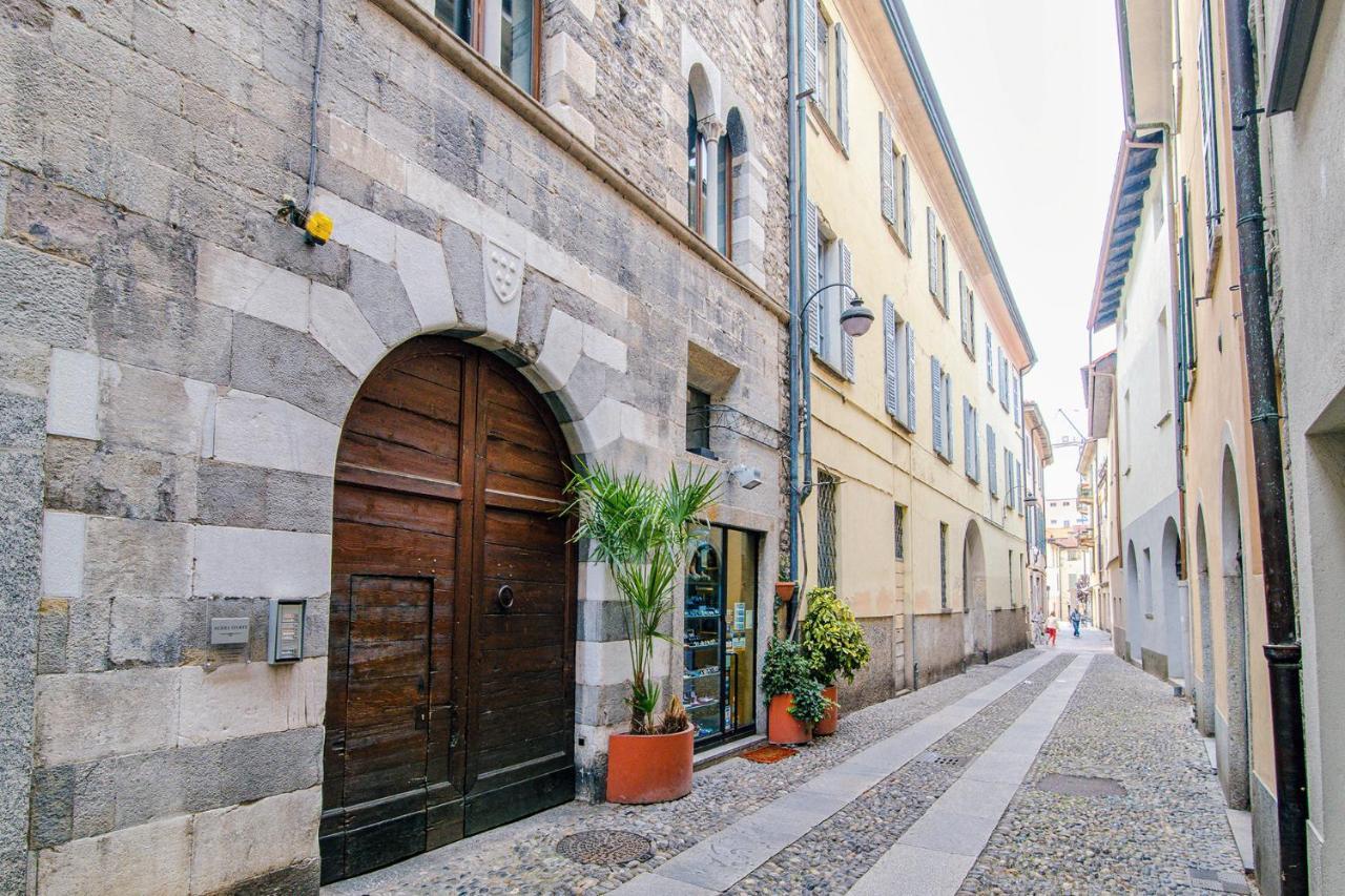 Apartament Palazzo Del Pero - The House Of Travelers Como Zewnętrze zdjęcie